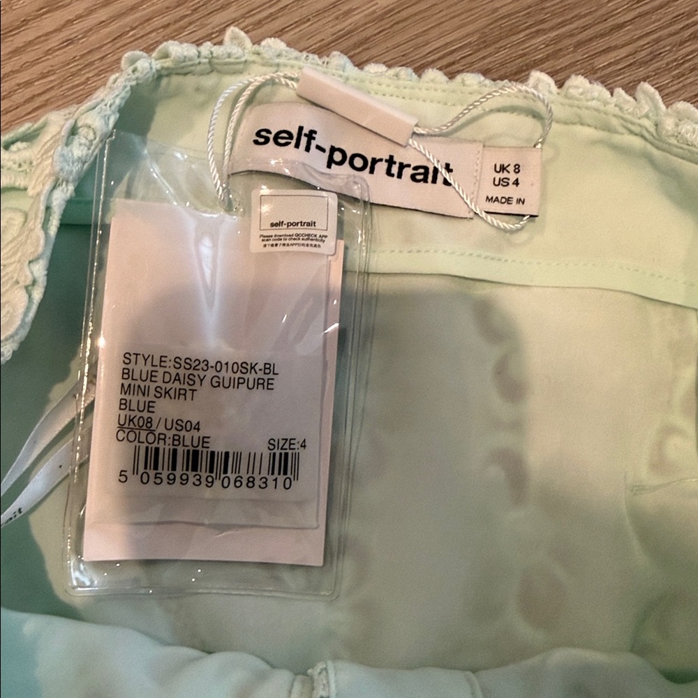NWT Self Portrait Blue Daisy Guipure Mini Skirt - Picture 3 of 5
